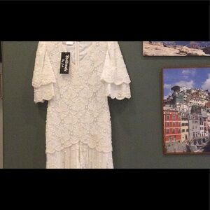 White wedding/ball gown